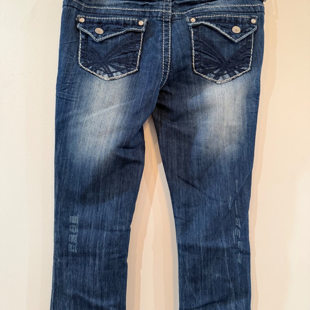 Almost Famous Womens Low Rise Bootcut Distressed Jeans Dark Wash Size 9 Y2K - Picture 8 of 13